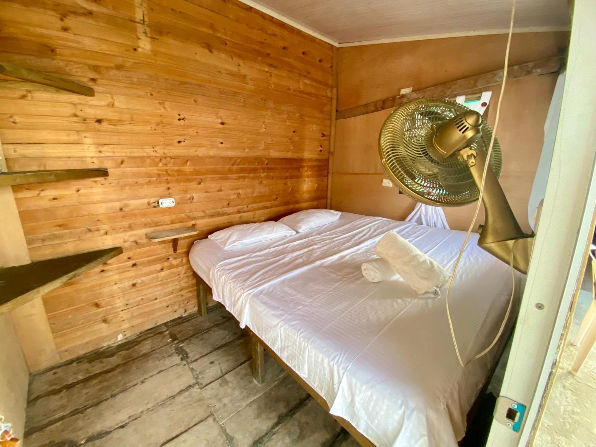 Eco Hostal Estrella De Mar جزيرة موكورا المظهر الخارجي الصورة