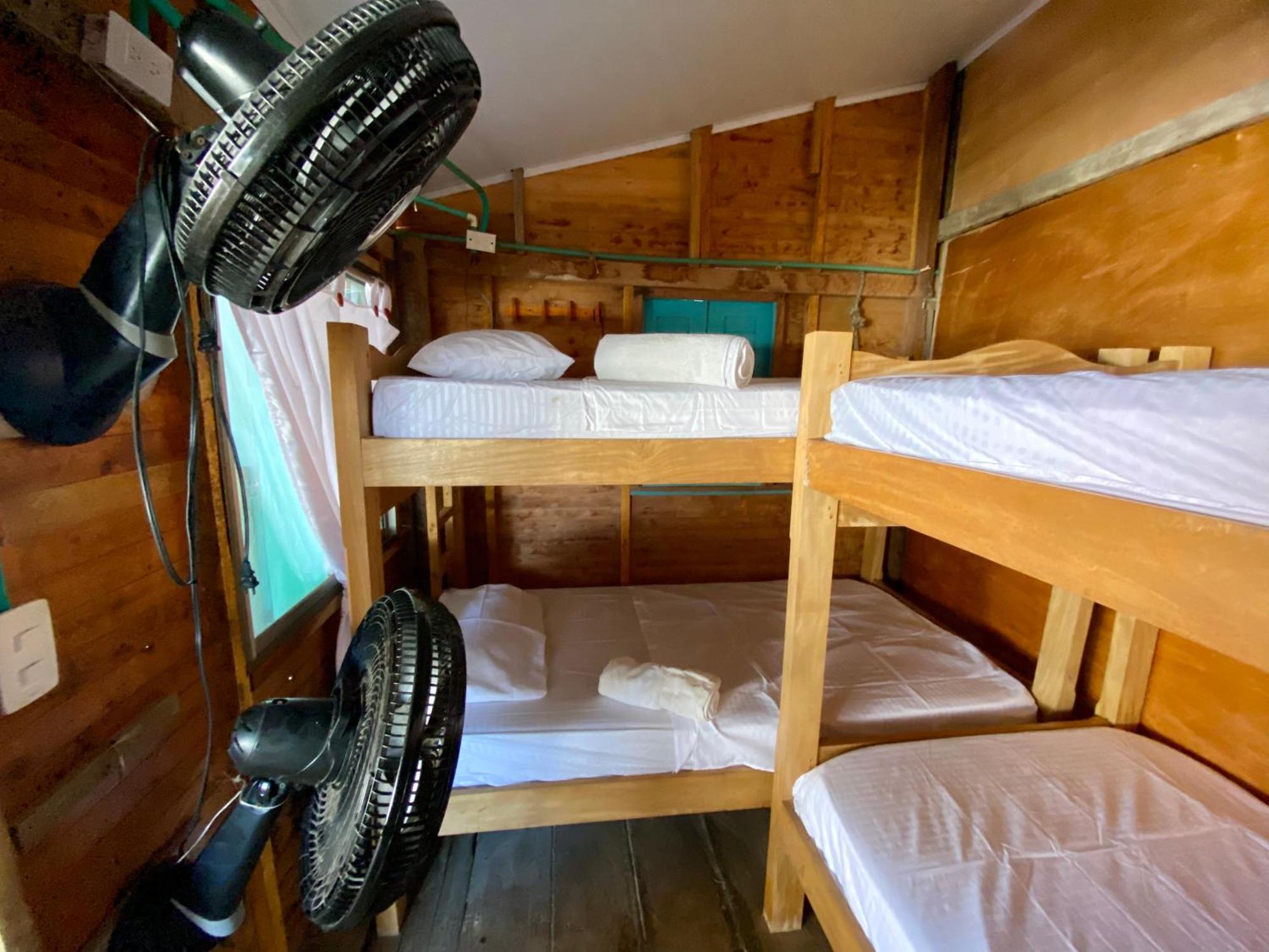 Eco Hostal Estrella De Mar جزيرة موكورا المظهر الخارجي الصورة