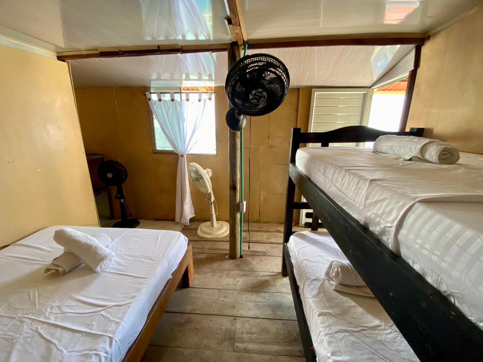 Eco Hostal Estrella De Mar جزيرة موكورا المظهر الخارجي الصورة