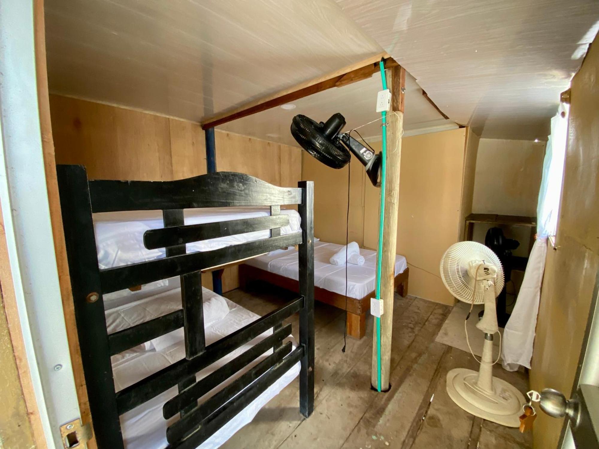 Eco Hostal Estrella De Mar جزيرة موكورا المظهر الخارجي الصورة