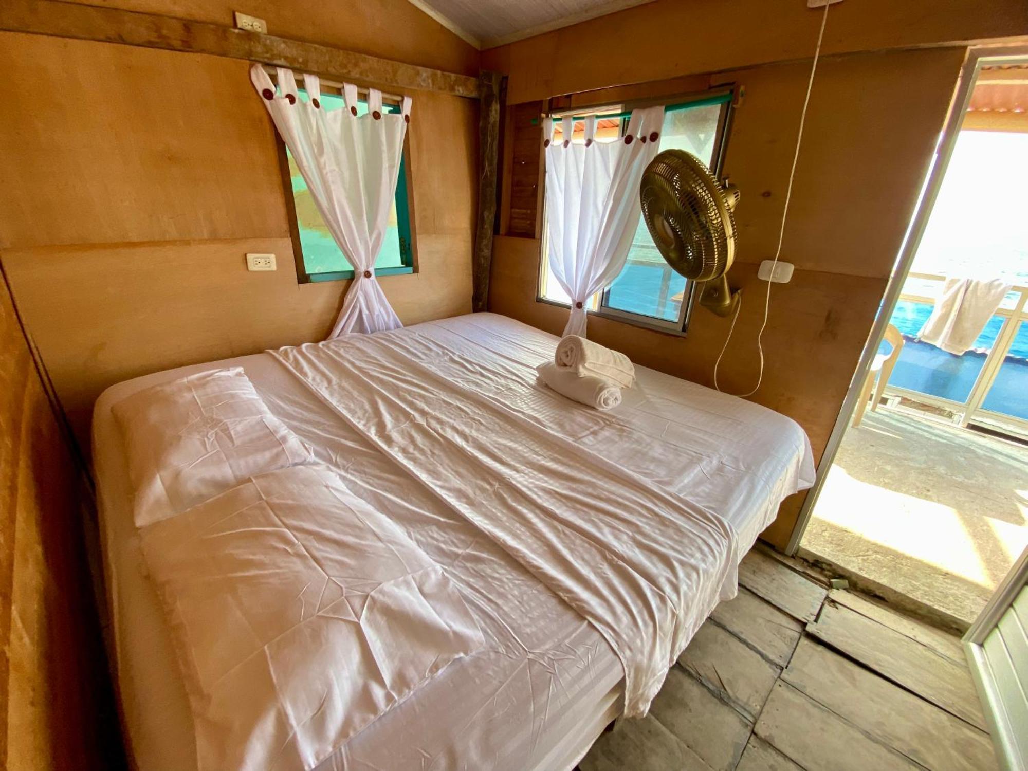Eco Hostal Estrella De Mar جزيرة موكورا المظهر الخارجي الصورة